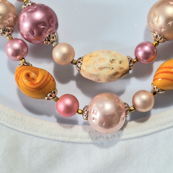 Vintage beaded necklace in pinks and orange, adjustable - Picture 2 of 4
